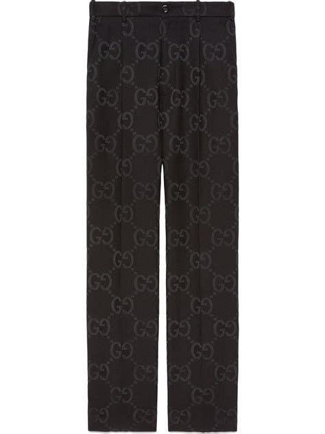 pantaloni gucci gg corti su una persona|Nuova collezione di pantaloni da donna di Gucci su FARFETCH.